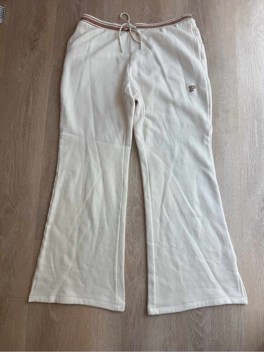 Victoria Secrets Pink Cream Women’s Wide-Leg Fleece Pants